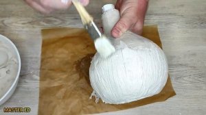 УДИВИТЕЛЬНАЯ ИДЕЯ? ИЗ БУТЫЛКИ ОТ МОЛОКА И ВОЗДУШНОГО ШАРИКА? ИНТЕРЬЕРНАЯ ВАЗА СВОИМИ РУКАМИ DIY