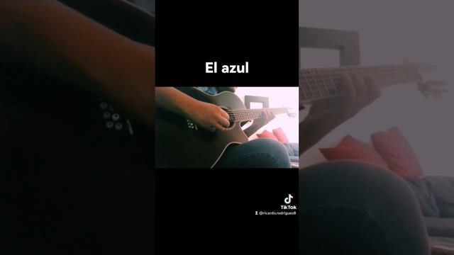 El azul-requinto Ricardo Rodriguez 🔥