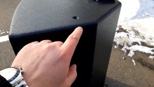 Как установить световой прибор на акустическую колонку? | советы для свадебного диджея