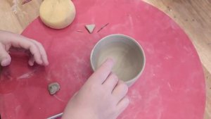 Как мы лепили кружку на гончарном круге
