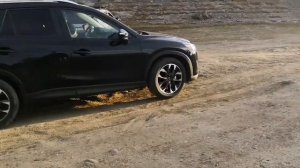 Light off-road comparison Mazda CX-5 (2.5 2016)vs Mitsubishi Outlander (2.4 2006)  #mazda