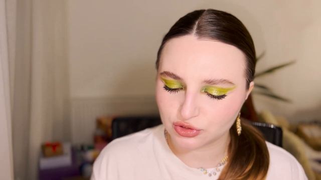 Великий огляд Sheglam?/якісна китайська косметика?/дуохромні олівці для очей?? смотреть онлайн