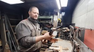 Топор Труд Вача Б2. Делаем нетрадиционную форму топорища