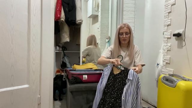 ВЛОГ: Упаковала чемоданы. Посылки сюрпризы с AliExpress. Подарок для Киры. смотреть онлайн