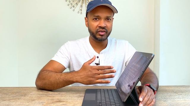 2020 iPad Magic Keyboard - best accessory for your iPad смотреть онлайн