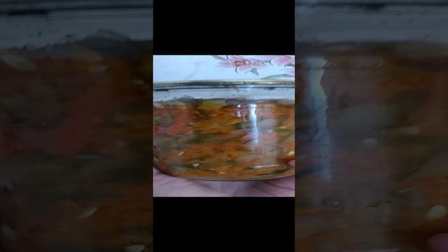 Вкусный консервированный салат. Или едим плоды своих трудов.