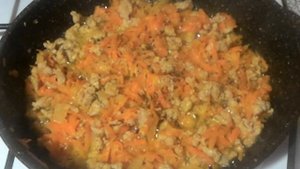 Рис с фаршем .