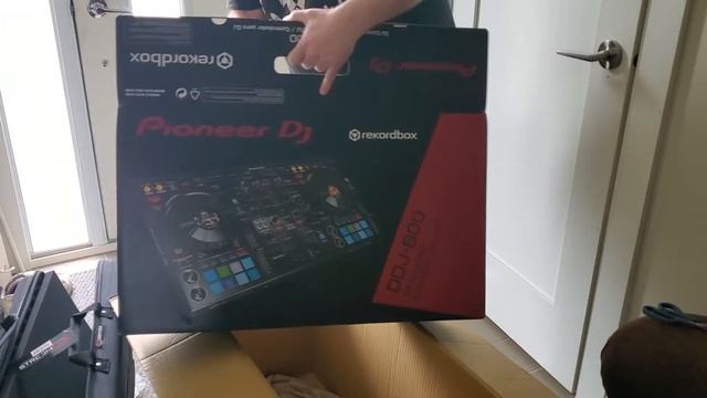 Gear update - unboxing the new #Pioneerdj DDJ 800 with #Rekordbox смотреть онлайн