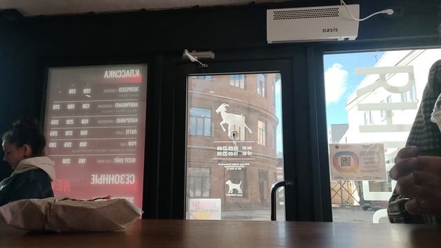 40 художников в одной комнате || АРТ Маркет в Спб смотреть онлайн