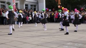 2 класс - Танец Кнопочки