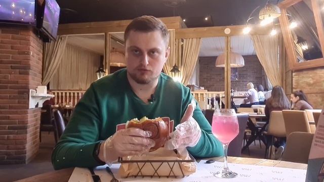 Обзор ресторана True Cost , много блюд по фиксированным ценам в самом центре Москвы #рестораны #еда смотреть онлайн