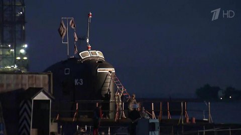 Из Кронштадта к "Острову фортов" начала свой большой путь субмарина К-3 "Ленинский комсомол"