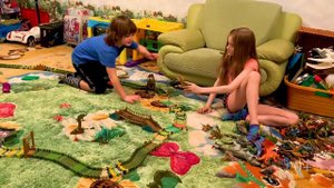 Играем в Мир Юрского Периода, строим парк динозавров.