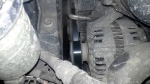 проверка обгоной муфты генератора   Volvo XC60