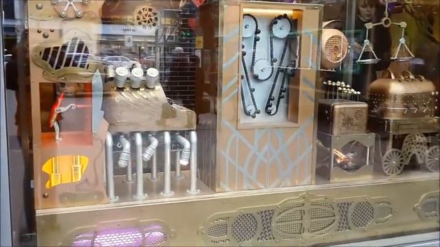 Витрина конфетного магазина "Рошен",Киев,Украина/Showcase candy store "Roshen", Kiev, Ukraine 2015 смотреть онлайн