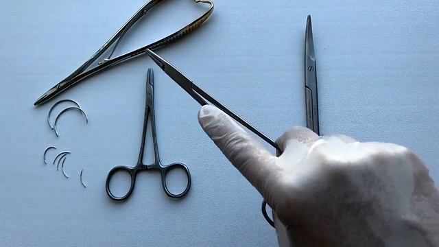 Как заряжать иглу в иглодержатель I HOW TO USE NEEDLE HOLDER смотреть онлайн