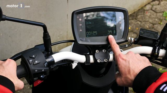 Küchen-Roller: Peugeot E-Ludix  UNTERWEGS mit Daniel Hohmeyer