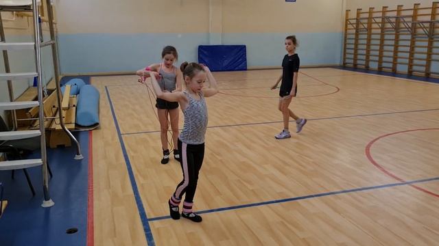 Прыжки на скакалке для фигурного катания. Упражнения для детей 9 – 10 лет. Часть 1