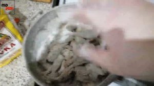 Жареные мелкие окуни с чешуей.