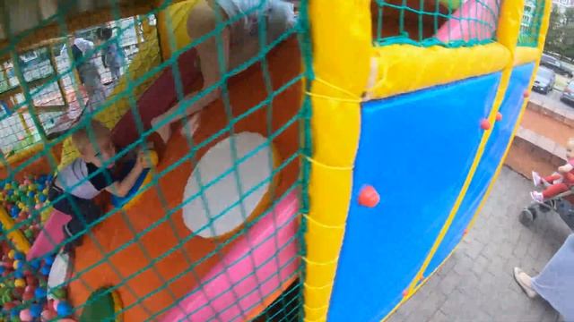 Дай кнопочку - едь с горочки.Give a button - go with the peas. смотреть онлайн