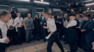 "Святослав Коваленко НАШЕЛ ДРУГОЕ ИСПОЛЬЗОВАНИЕ КОСТЮМА ИЗ ДУБАЯ!"#коваленко #костюмиздубая #хардко