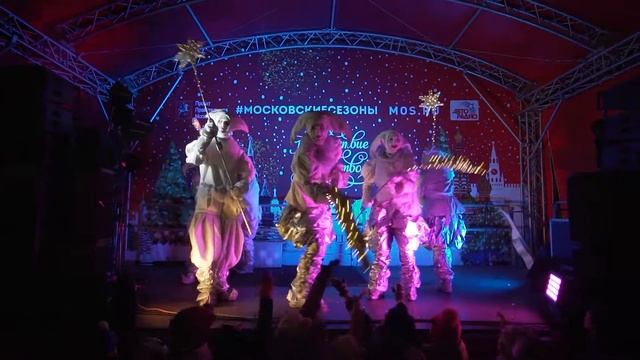 Новогодний уличный спектакль "Атмосферная сказка"