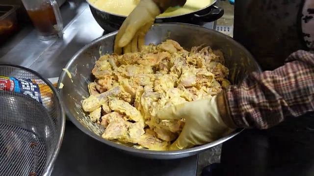 Есть мастер яичных рулетов. Изумительная корейская еда! смотреть онлайн