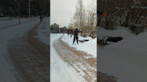 Э, дедуля, типа это, типа... Опа!! 
Или как я одну трость осваивал... 
#УчусьХодитьЗаново