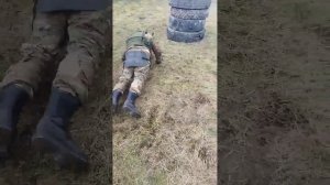 Первоначальные упражнения перемещения и стрельбы из пулемёта из-за укрытия.