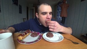 МУКБАНГ/АСМР БАТОНЧИК SNICKERS/ПИРОЖНОЕ ЗАВАРНОЕ/ПАСТИЛА/ПЕЧЕНЬЕ ШОКОЛАДНОЕ/КОФЕ/ASMR/Mukbang#283
