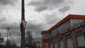 Прилегающие Територии. Как отличить Перекресток от Въезда во Двор и Заправочную станцию.