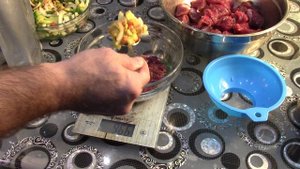 Тушенка. Барбарис, овощи и говядина