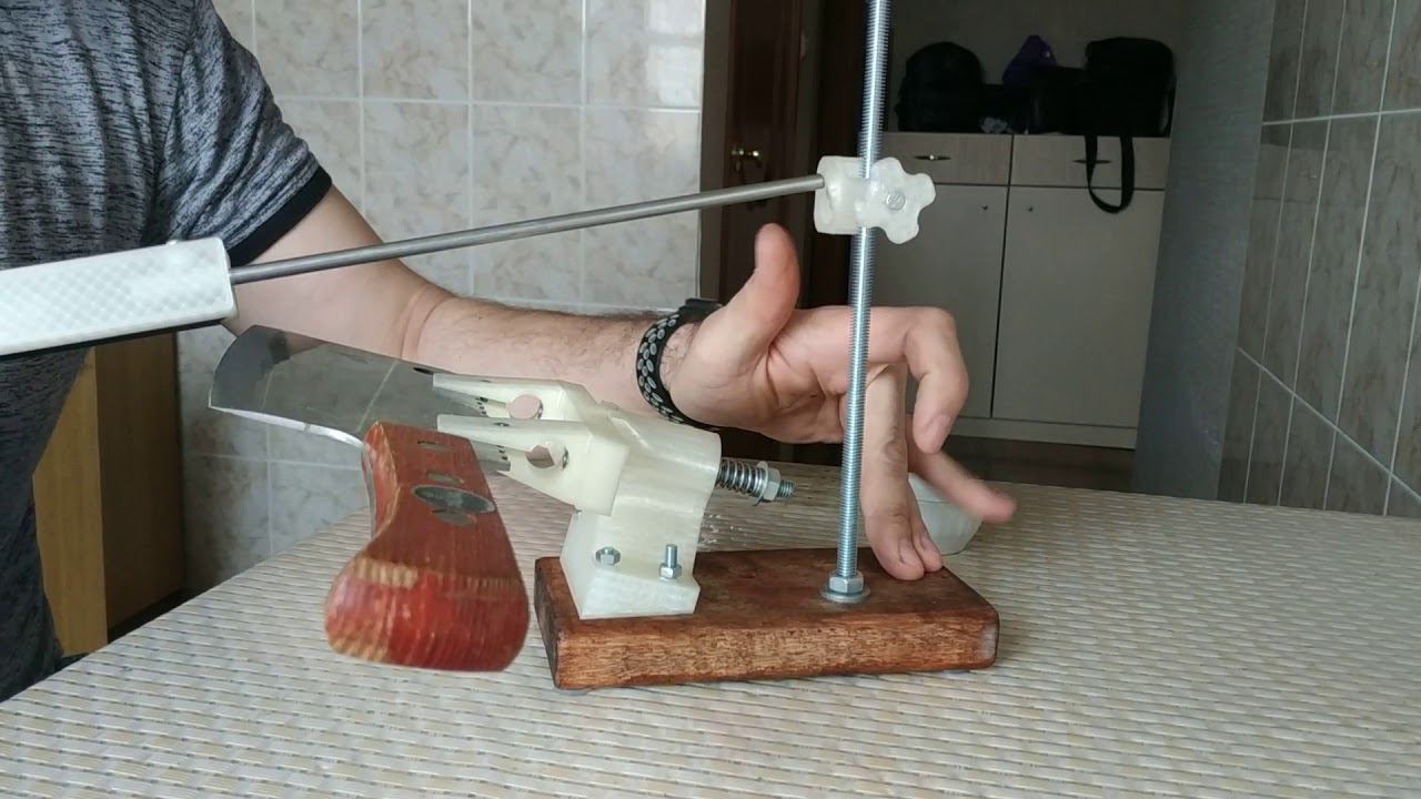 Точилка для ножей с поворотным механизмом. смотреть онлайн