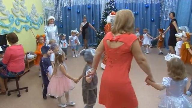 Песня Дед Мороз, Дед Мороз деткам елочку принес, Новогодний утренник 2017