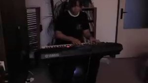 yamaha psr e 423  DJ  TIESTO