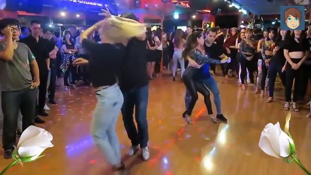 Modern Martina & KorgStyle Падает снег 1 смотреть онлайн