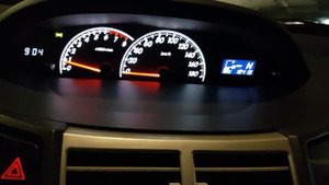 Приборная панель на Yaris  c Vitz