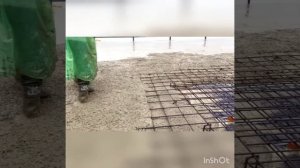 Заливка бетононасосом плиты фундамента.