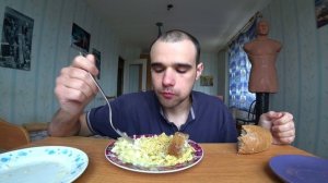МУКБАНГАСМР КАША ПШЕННАЯКОТЛЕТА-РУЛЕТ МЯСНОЙСАЛАТСОЕВЫЙ СОУСХЛЕБОБЖОР EATINGASMRMukbang#236
