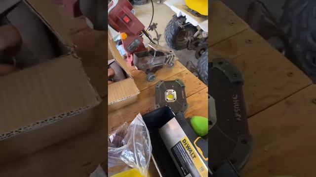 03 Suzuki Eiger Oil change смотреть онлайн