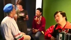 Как китайцы исполняют русские песни)))