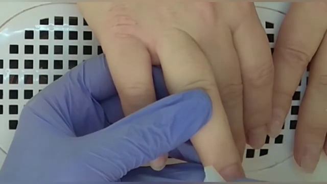 Маникюр на клиенте. смотреть онлайн