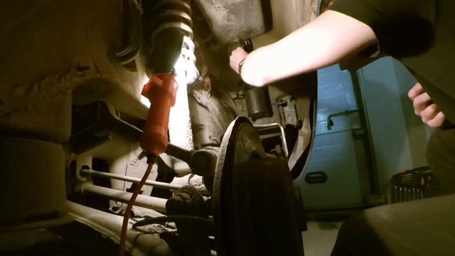 BMW 7er E38 M52B28 17 лет в семье Часть 1 - Ремонт абсорбера смотреть онлайн