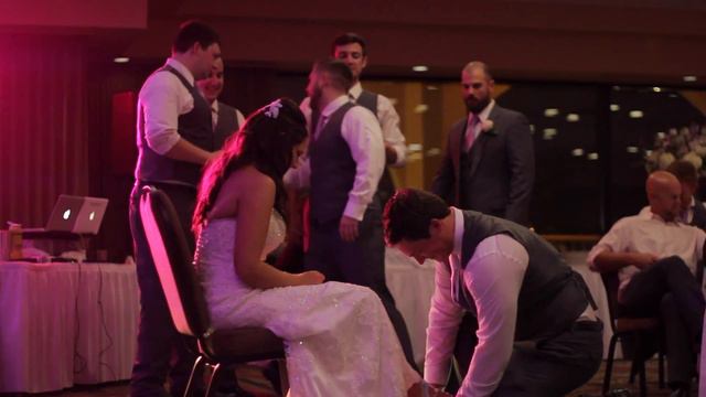 Megan + Jason Flower Toss and Garter смотреть онлайн