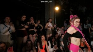 Dancehall female under vibes battle.