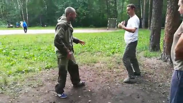 "Радабор" Пропустили лоу-кик, развиваем привычку смягчать удар за счёт пружинки, упругости ноги. смотреть онлайн