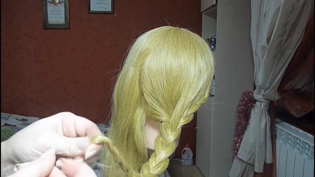 Романтичная прическа с низким узлом/Hairstyle with knotted bun