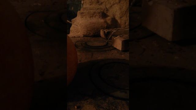 Живой Огонь внизу разгорается поэтому сдвигаем чугунный блин и Пламя вырывается из кольца 7 Октября смотреть онлайн