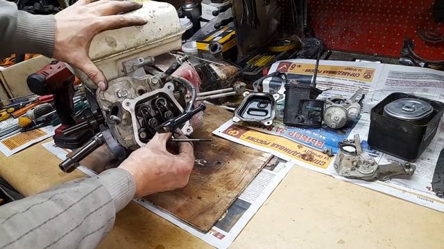 Разборка-сборка двигателя Honda GX200. Disassembly-assembly of the Honda GX200 engine смотреть онлайн