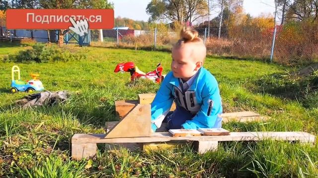 СТРОИМ дом из деревяшек | Миша решил построить ДОМ ДАЧУ КРЕПОСТЬ на новом месте. смотреть онлайн